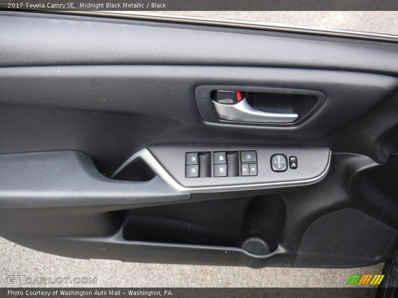 Midnight Black Metallic / Black 2017 Toyota Camry SE