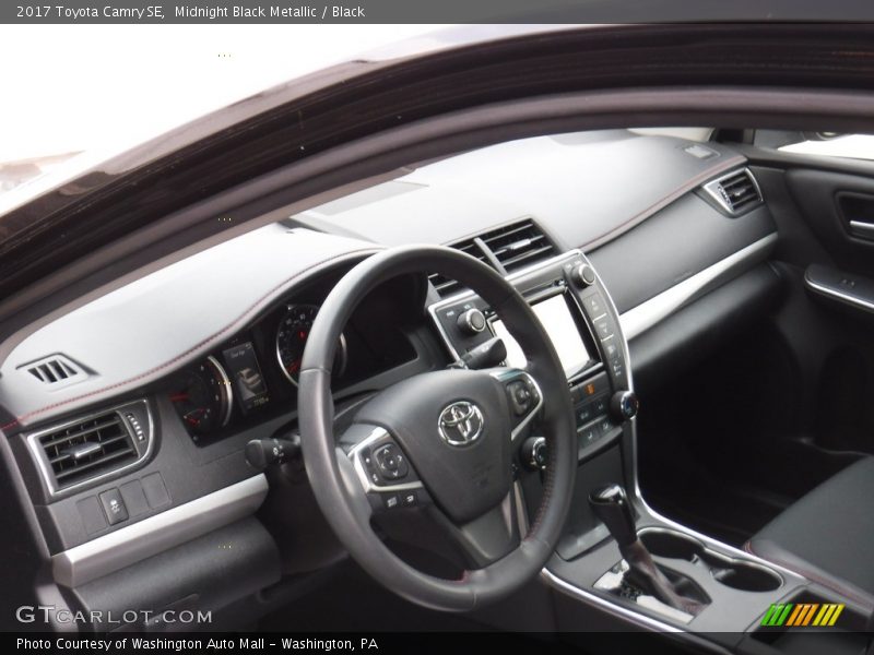 Midnight Black Metallic / Black 2017 Toyota Camry SE
