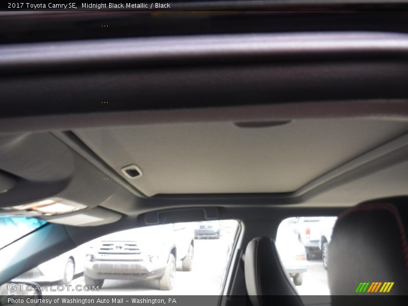 Midnight Black Metallic / Black 2017 Toyota Camry SE