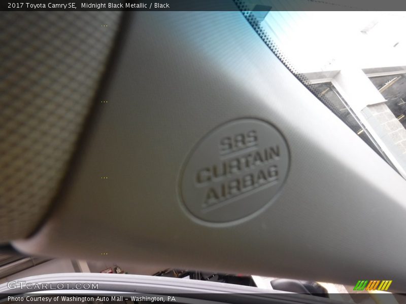 Midnight Black Metallic / Black 2017 Toyota Camry SE