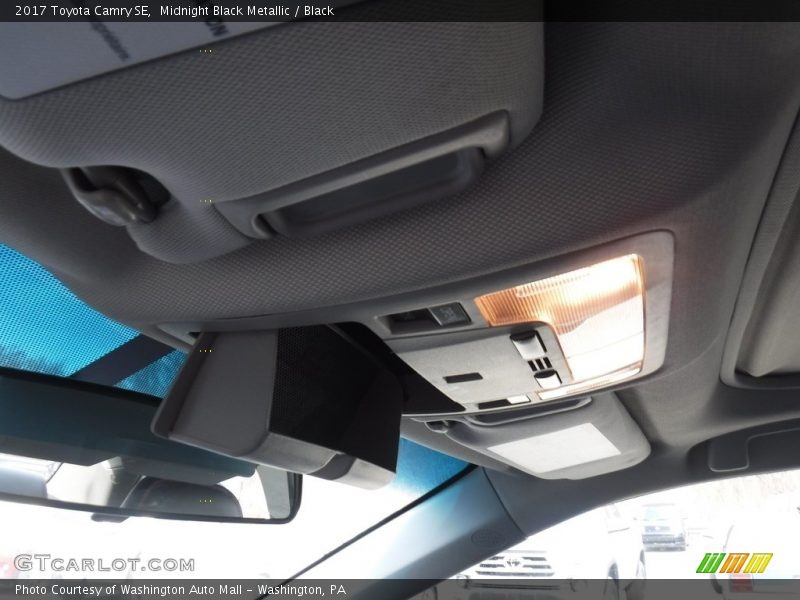 Midnight Black Metallic / Black 2017 Toyota Camry SE