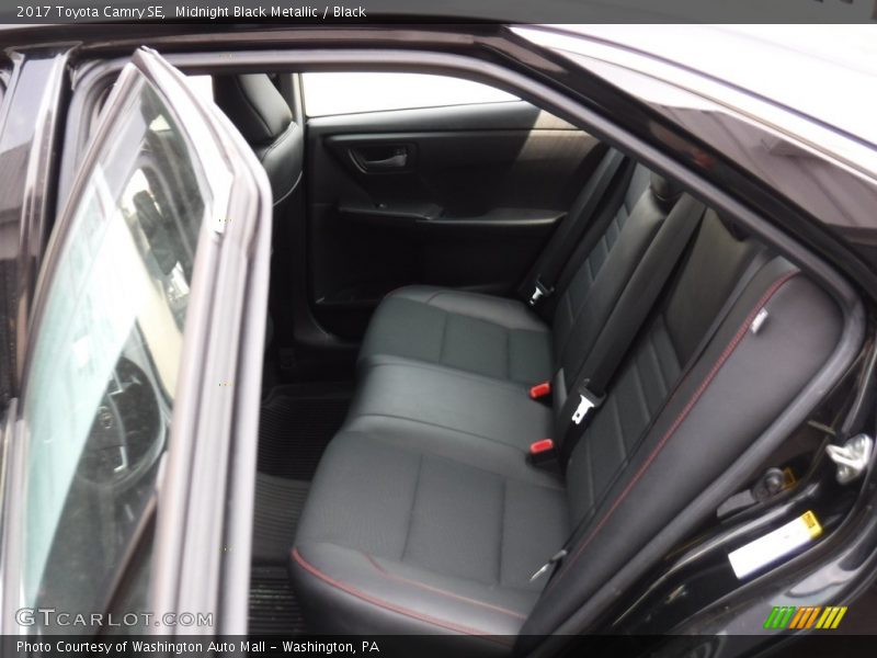 Midnight Black Metallic / Black 2017 Toyota Camry SE