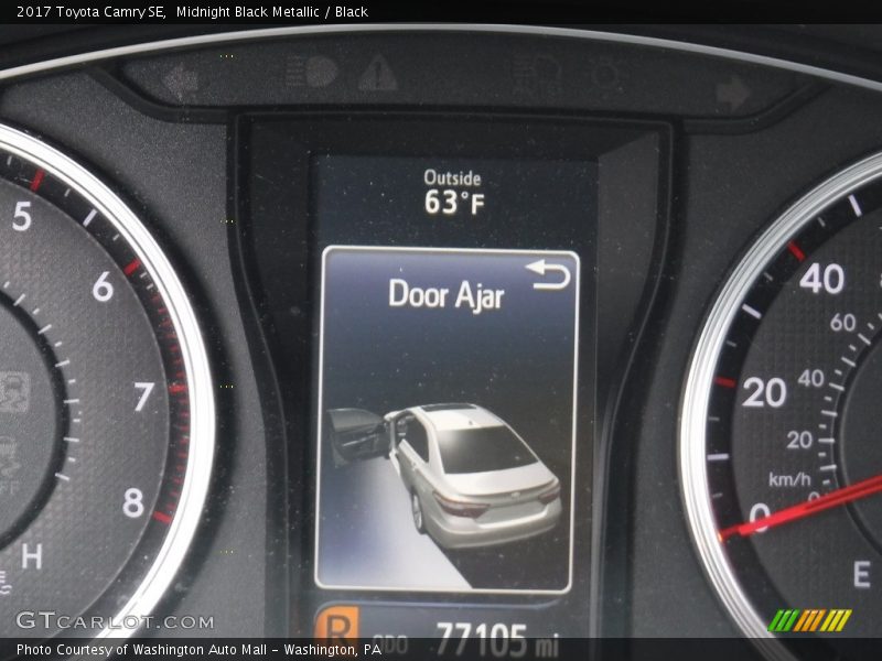 Midnight Black Metallic / Black 2017 Toyota Camry SE