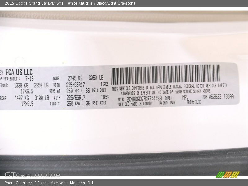 White Knuckle / Black/Light Graystone 2019 Dodge Grand Caravan SXT