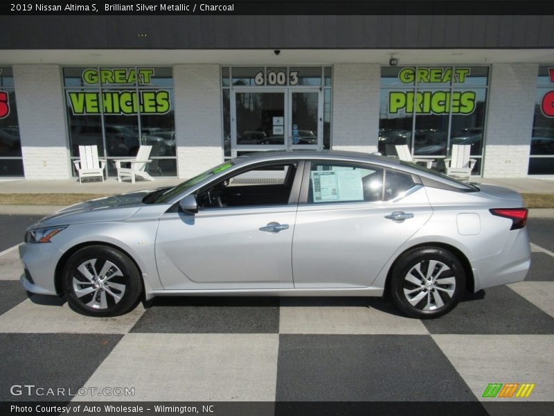 Brilliant Silver Metallic / Charcoal 2019 Nissan Altima S