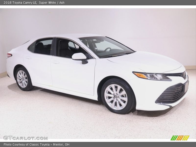 Super White / Ash 2018 Toyota Camry LE