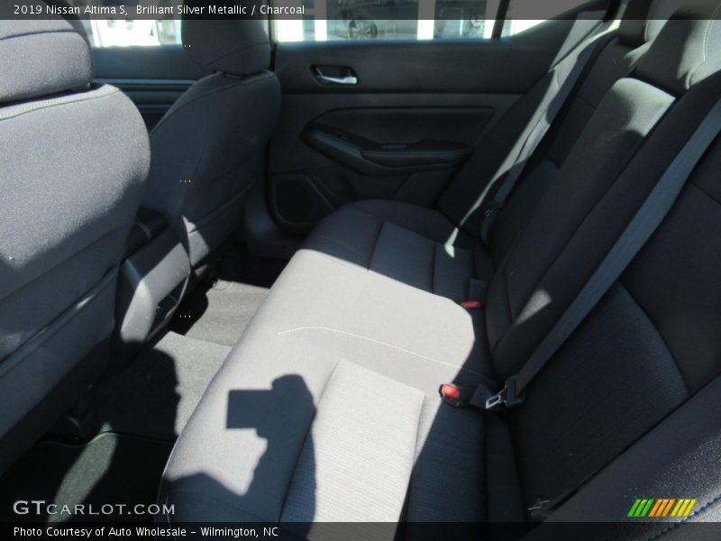 Brilliant Silver Metallic / Charcoal 2019 Nissan Altima S