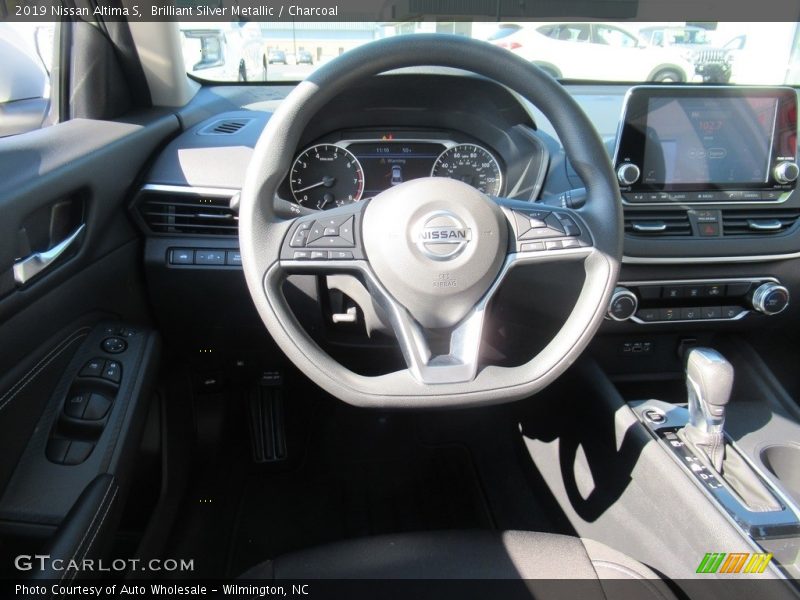 Brilliant Silver Metallic / Charcoal 2019 Nissan Altima S