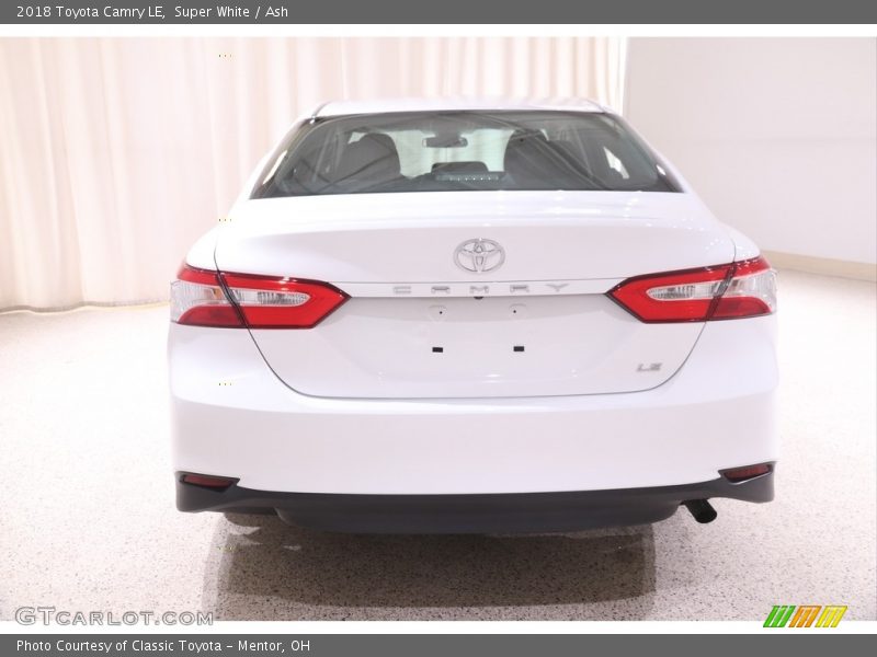 Super White / Ash 2018 Toyota Camry LE