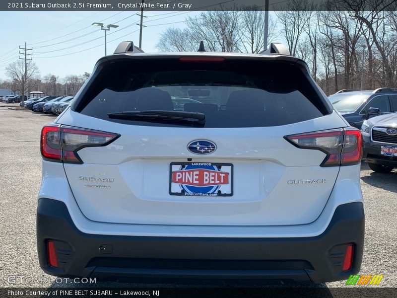 Crystal White Pearl / Gray 2021 Subaru Outback 2.5i Premium