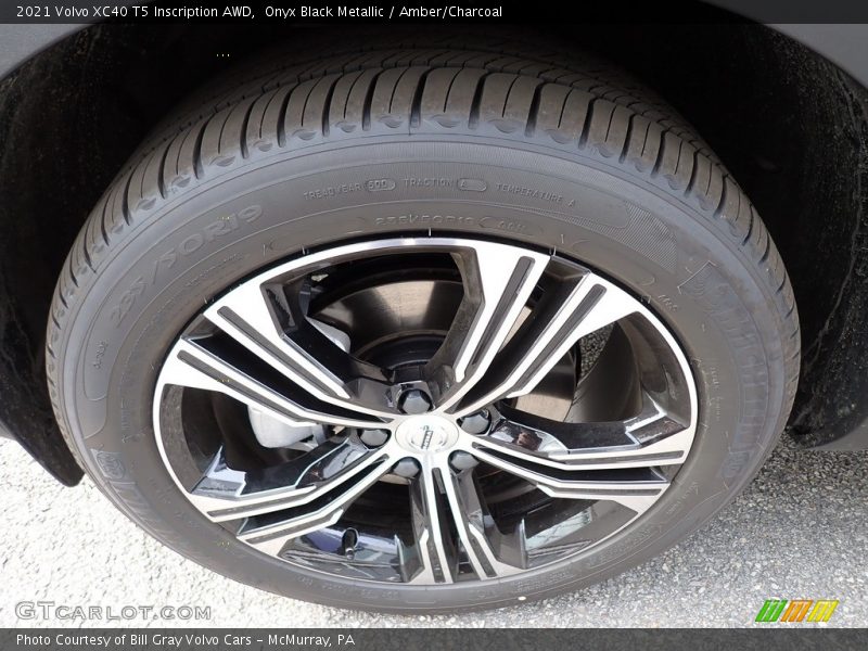 Onyx Black Metallic / Amber/Charcoal 2021 Volvo XC40 T5 Inscription AWD
