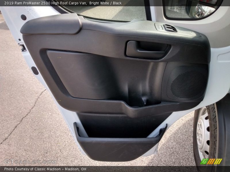 Bright White / Black 2019 Ram ProMaster 2500 High Roof Cargo Van