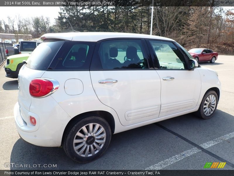 Bianco (White) / Nero/Grigio (Black/Grey) 2014 Fiat 500L Easy