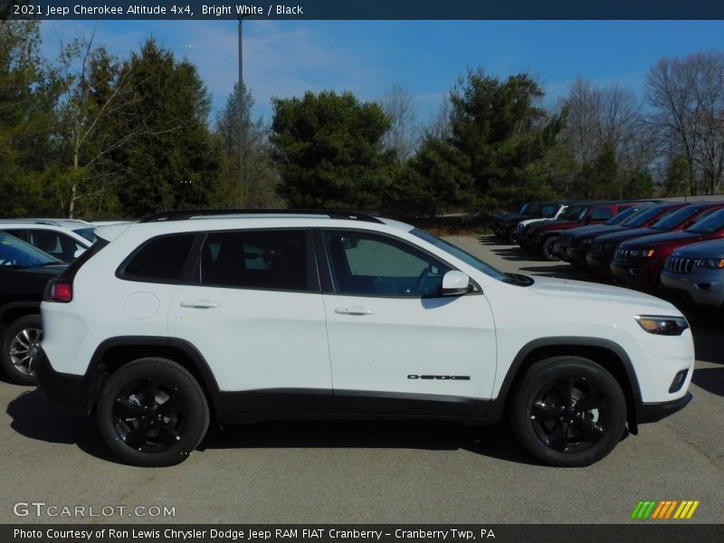 Bright White / Black 2021 Jeep Cherokee Altitude 4x4