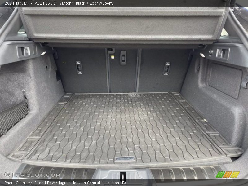  2021 F-PACE P250 S Trunk