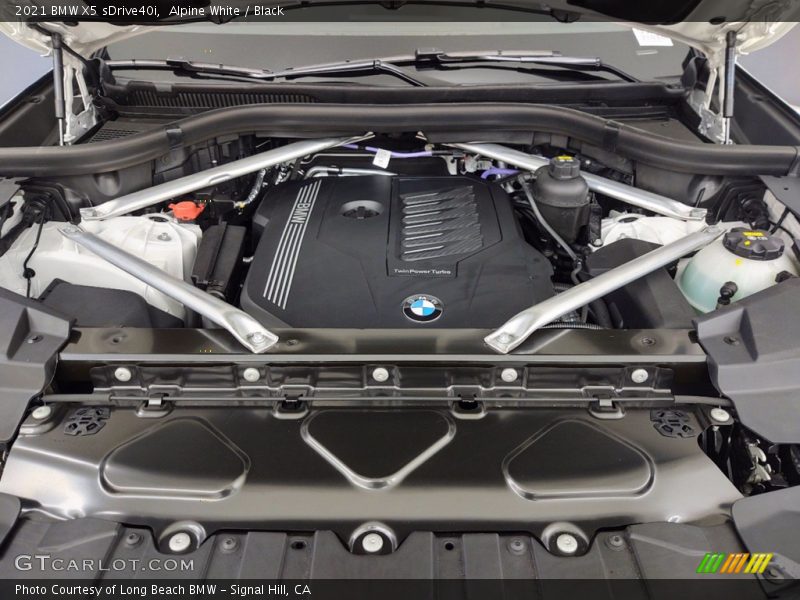 Alpine White / Black 2021 BMW X5 sDrive40i