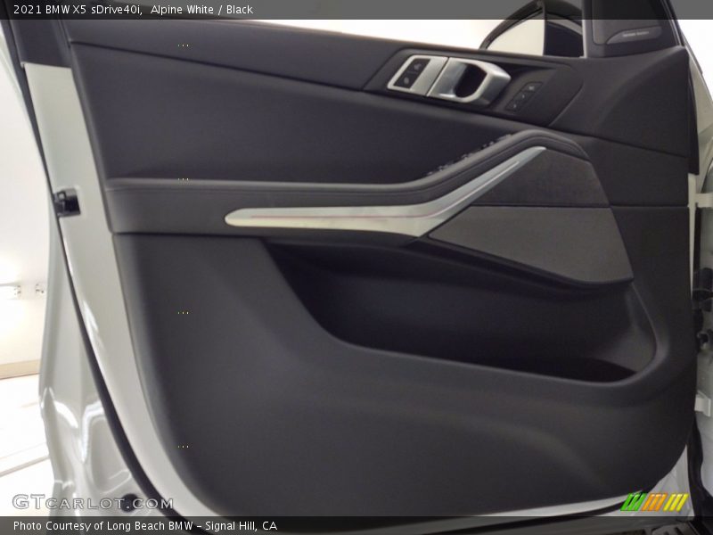 Alpine White / Black 2021 BMW X5 sDrive40i