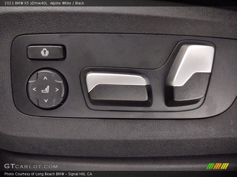 Alpine White / Black 2021 BMW X5 sDrive40i