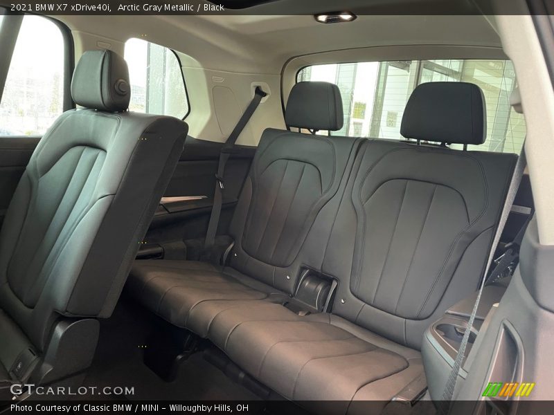 Arctic Gray Metallic / Black 2021 BMW X7 xDrive40i