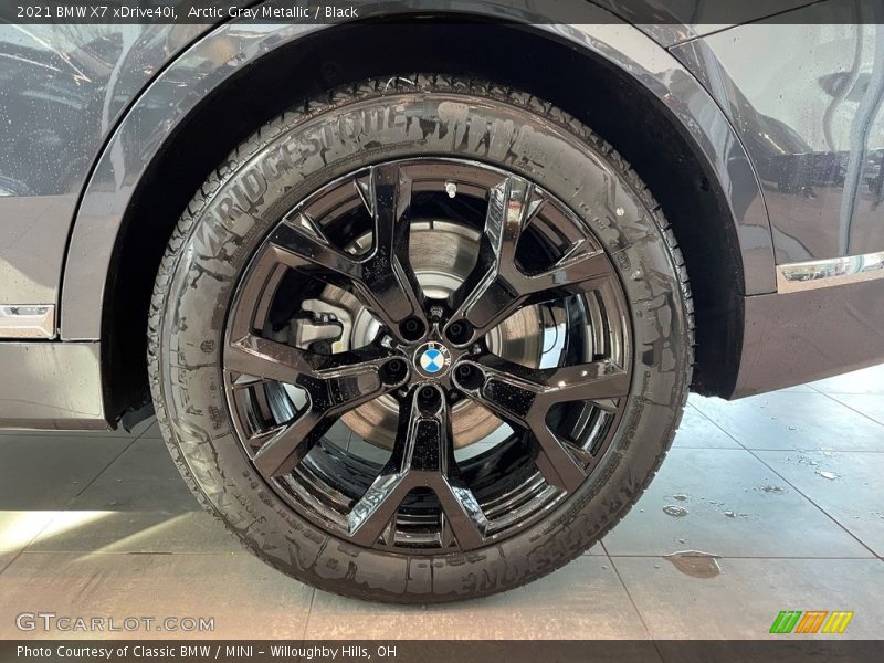 Arctic Gray Metallic / Black 2021 BMW X7 xDrive40i