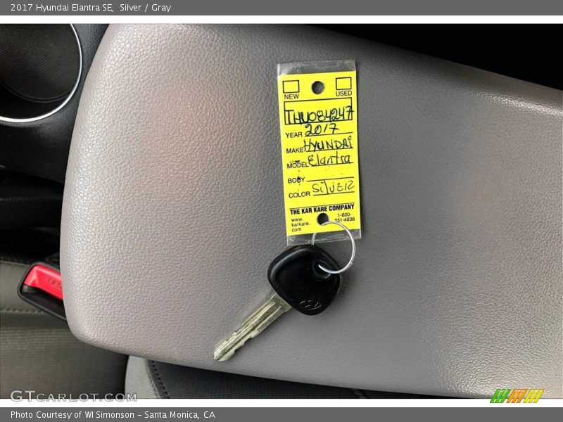 Silver / Gray 2017 Hyundai Elantra SE