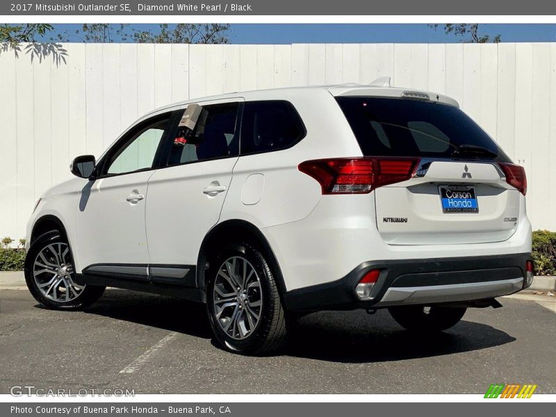  2017 Outlander SE Diamond White Pearl