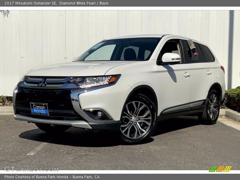  2017 Outlander SE Diamond White Pearl