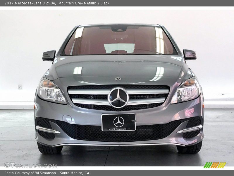 Mountain Grey Metallic / Black 2017 Mercedes-Benz B 250e