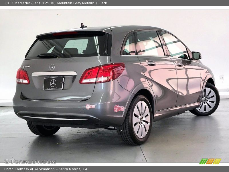 Mountain Grey Metallic / Black 2017 Mercedes-Benz B 250e