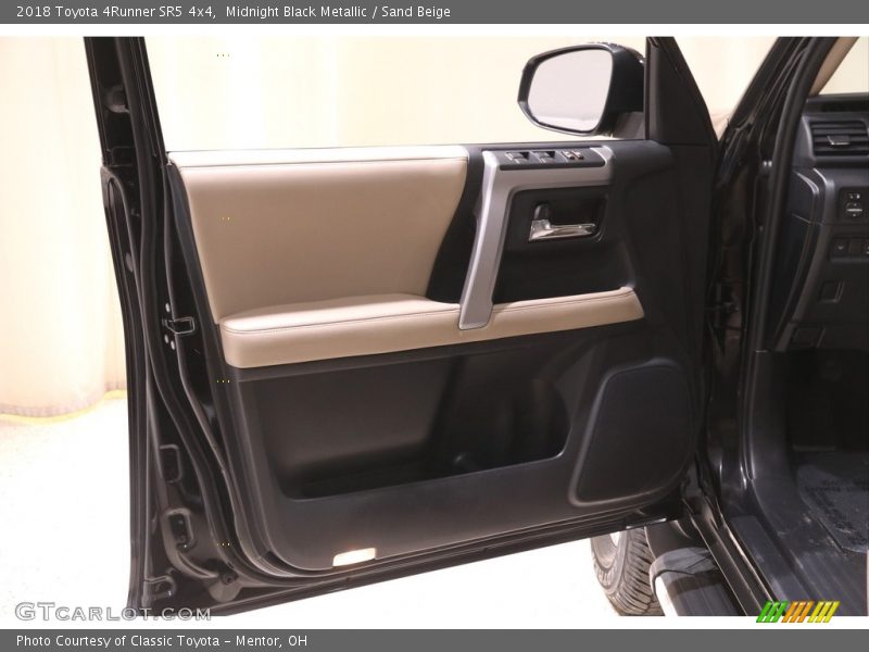 Midnight Black Metallic / Sand Beige 2018 Toyota 4Runner SR5 4x4