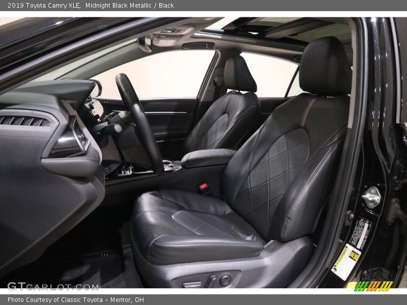 Midnight Black Metallic / Black 2019 Toyota Camry XLE