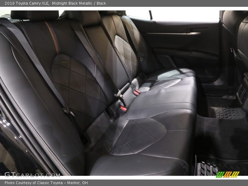 Midnight Black Metallic / Black 2019 Toyota Camry XLE