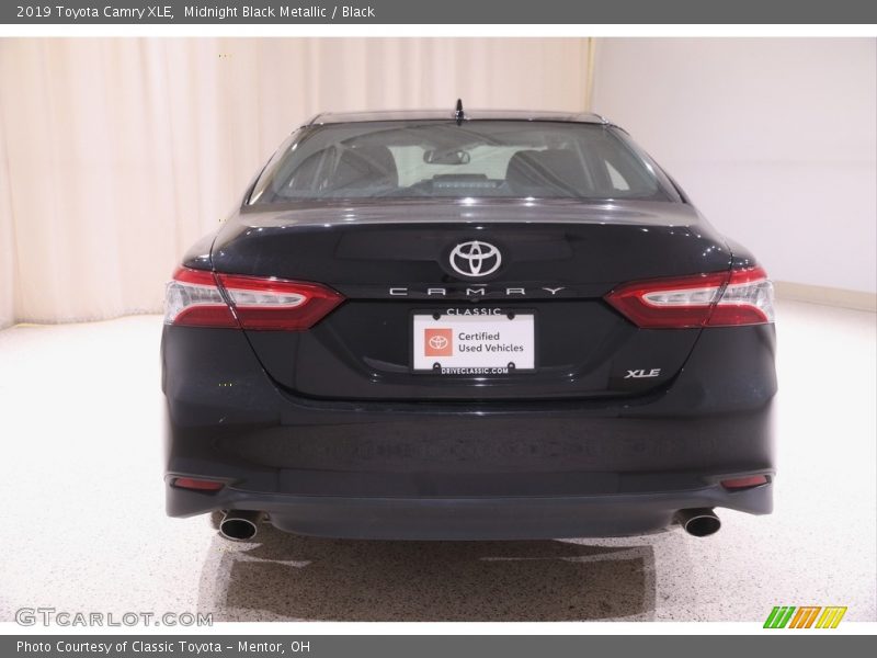 Midnight Black Metallic / Black 2019 Toyota Camry XLE