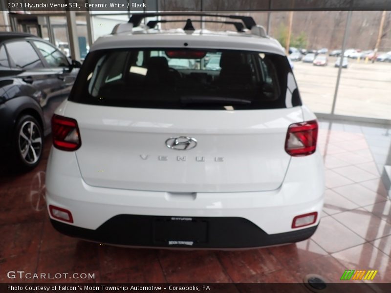 Ceramic White / Black 2021 Hyundai Venue SEL