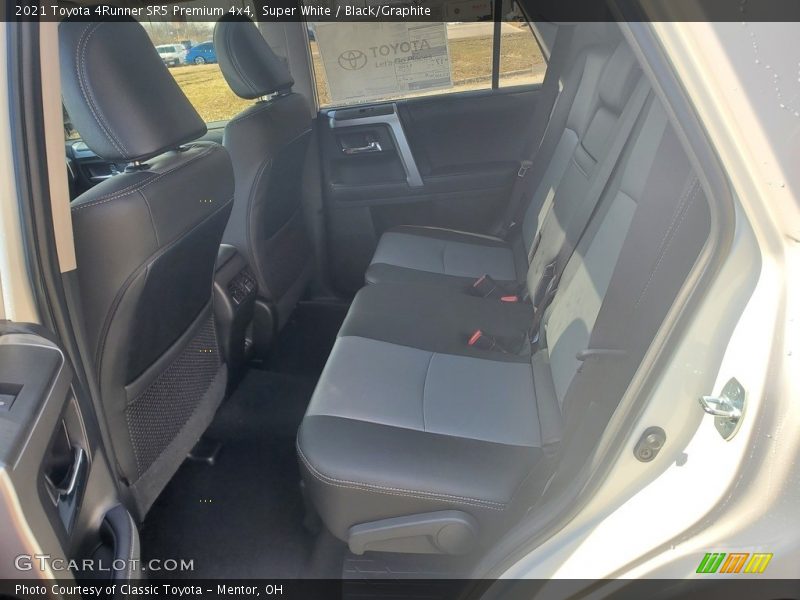 Super White / Black/Graphite 2021 Toyota 4Runner SR5 Premium 4x4