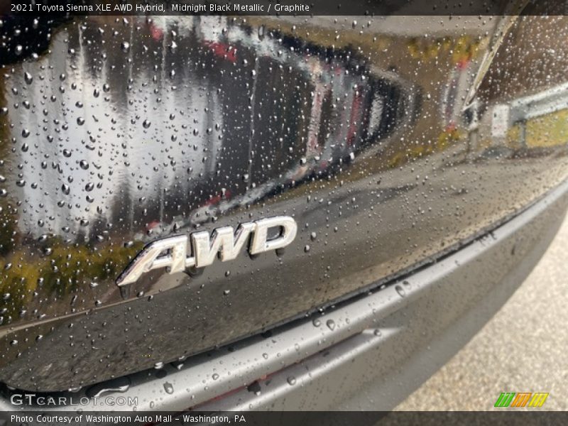 Midnight Black Metallic / Graphite 2021 Toyota Sienna XLE AWD Hybrid