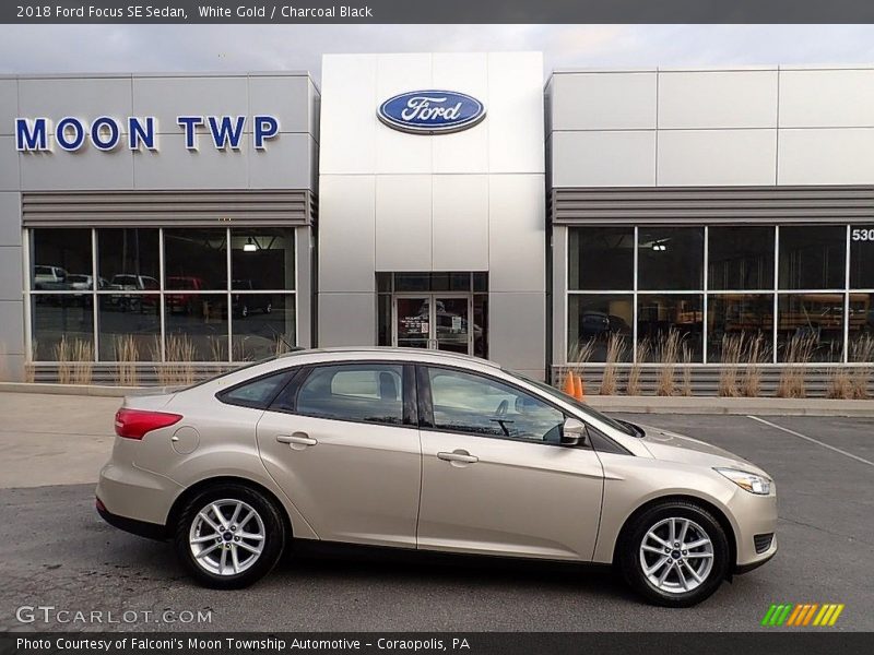 White Gold / Charcoal Black 2018 Ford Focus SE Sedan