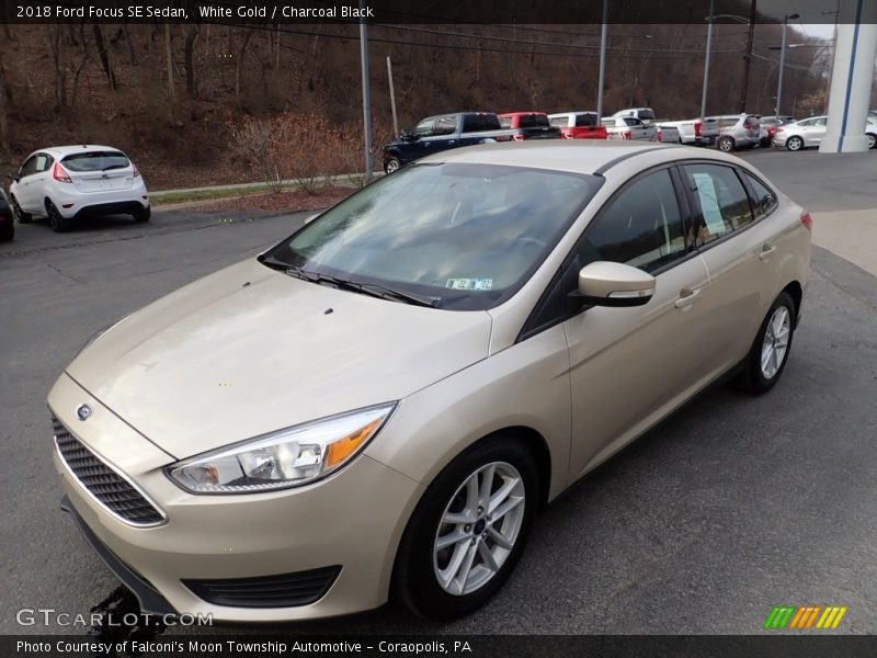 White Gold / Charcoal Black 2018 Ford Focus SE Sedan