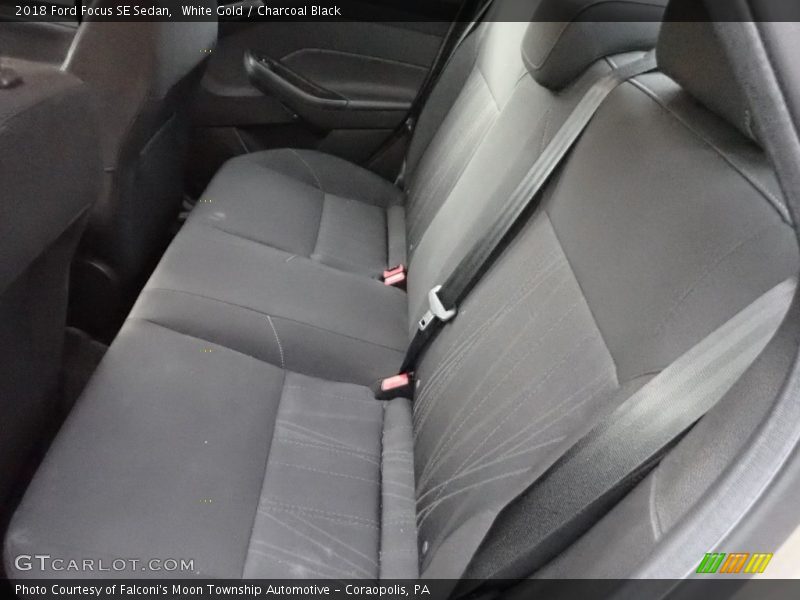 White Gold / Charcoal Black 2018 Ford Focus SE Sedan