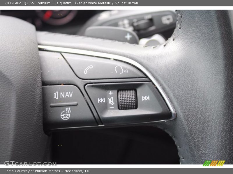  2019 Q7 55 Premium Plus quattro Steering Wheel