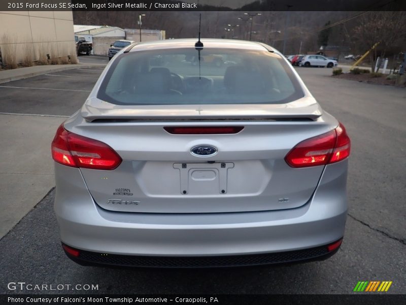 Ingot Silver Metallic / Charcoal Black 2015 Ford Focus SE Sedan