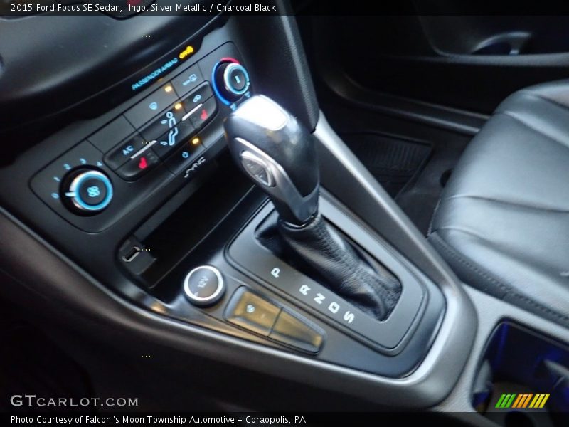 Ingot Silver Metallic / Charcoal Black 2015 Ford Focus SE Sedan