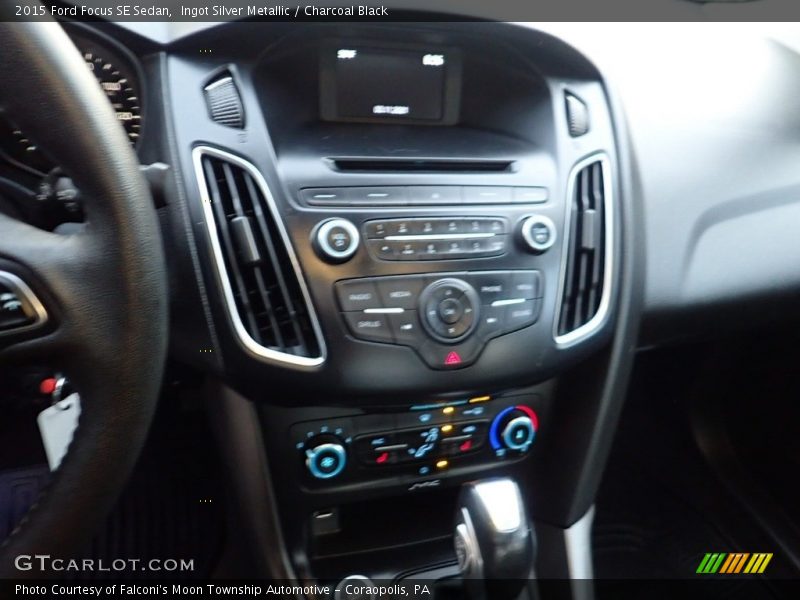 Ingot Silver Metallic / Charcoal Black 2015 Ford Focus SE Sedan