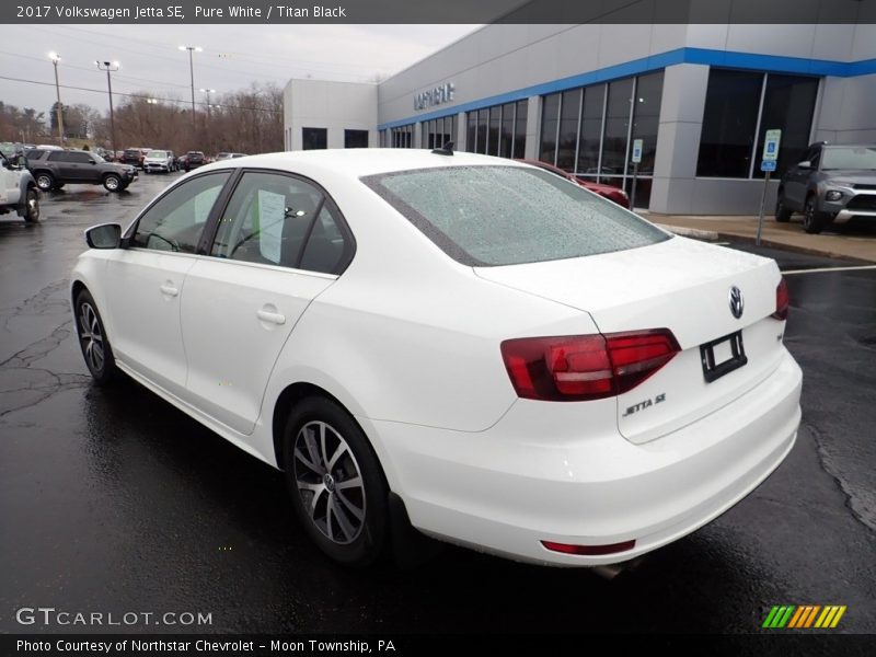 Pure White / Titan Black 2017 Volkswagen Jetta SE