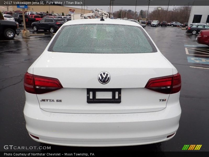 Pure White / Titan Black 2017 Volkswagen Jetta SE