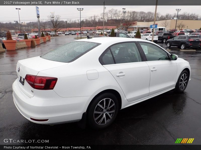 Pure White / Titan Black 2017 Volkswagen Jetta SE