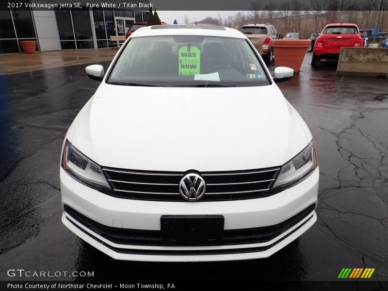 Pure White / Titan Black 2017 Volkswagen Jetta SE