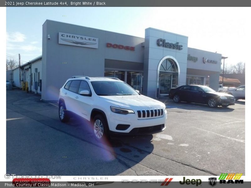 Bright White / Black 2021 Jeep Cherokee Latitude 4x4