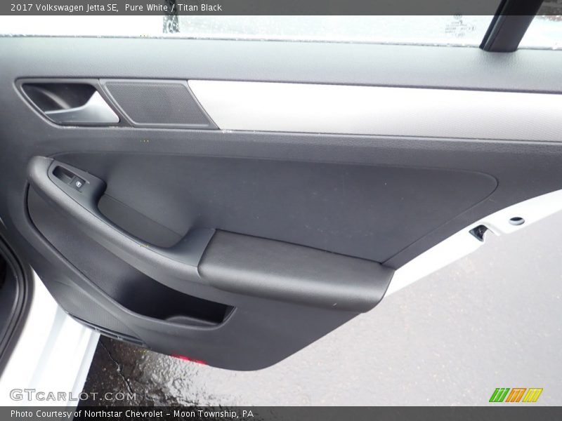 Pure White / Titan Black 2017 Volkswagen Jetta SE