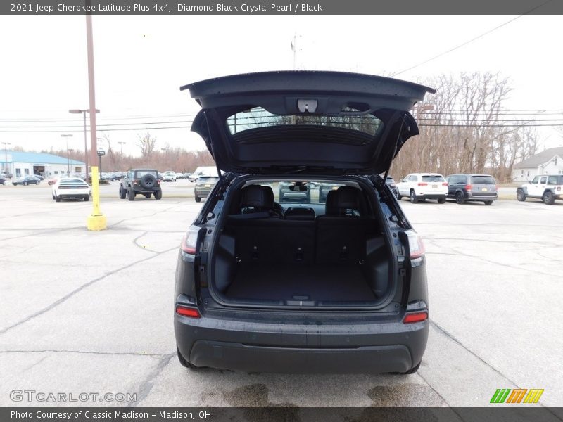 Diamond Black Crystal Pearl / Black 2021 Jeep Cherokee Latitude Plus 4x4